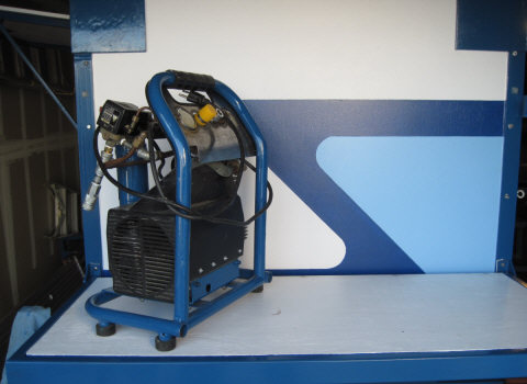 air compressor on sychro-tooler flad down table